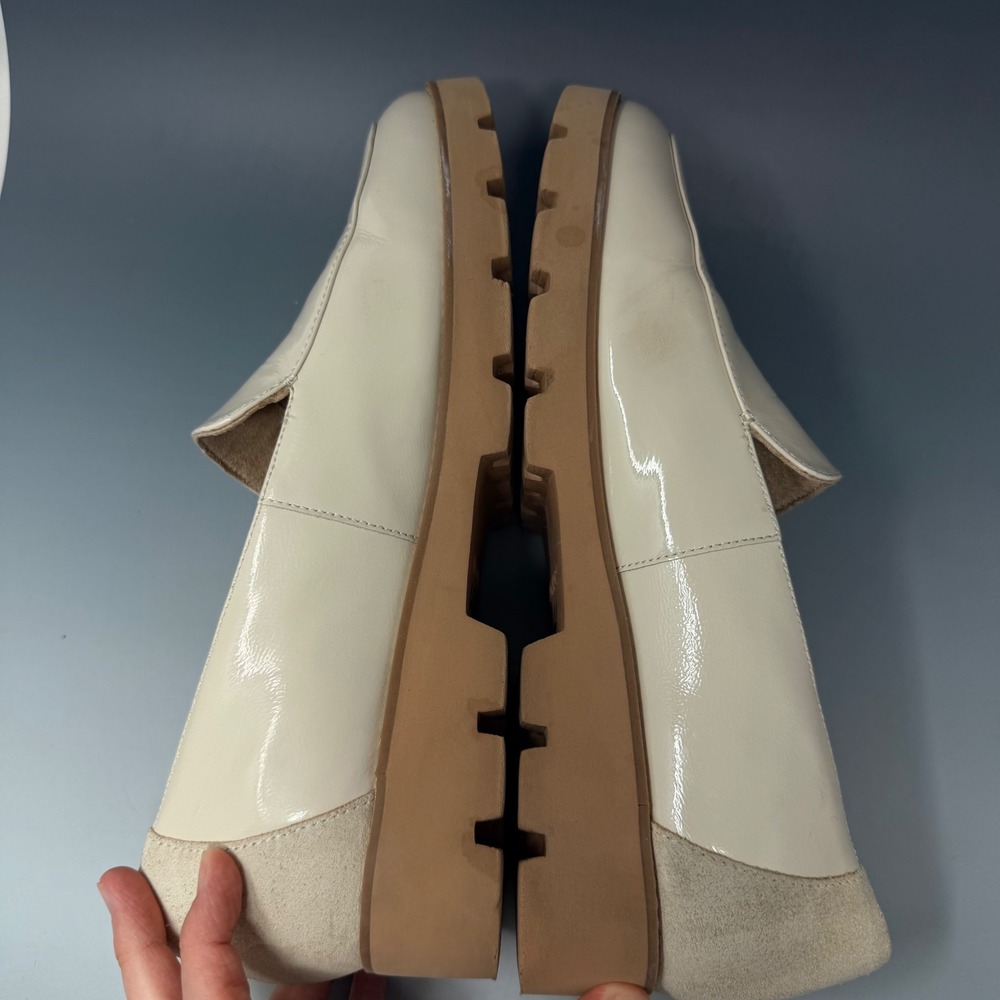 Vionic Kensley Cream Patent Leather Lug Sole Loafers Womens Size 10 - Picture 8 of 16